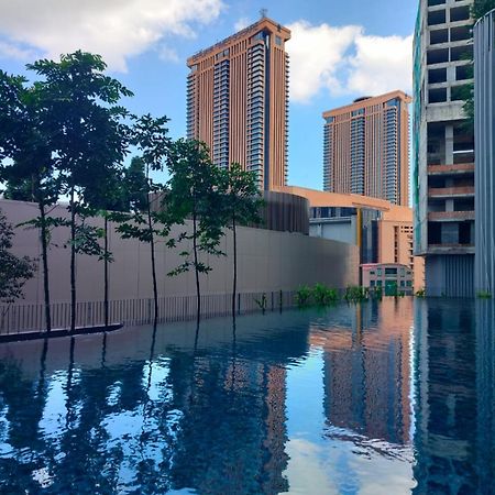 Lotus Infinity Pool At Lucentia Lägenhet Kuala Lumpur Exteriör bild