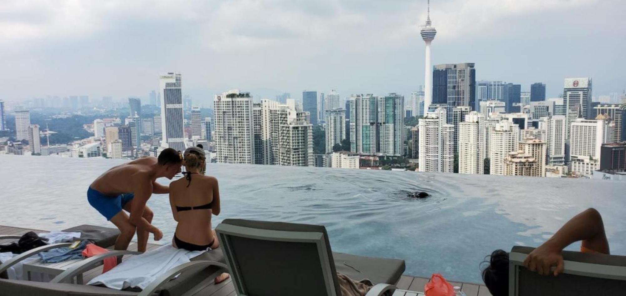 Lotus Infinity Pool At Lucentia Lägenhet Kuala Lumpur Exteriör bild