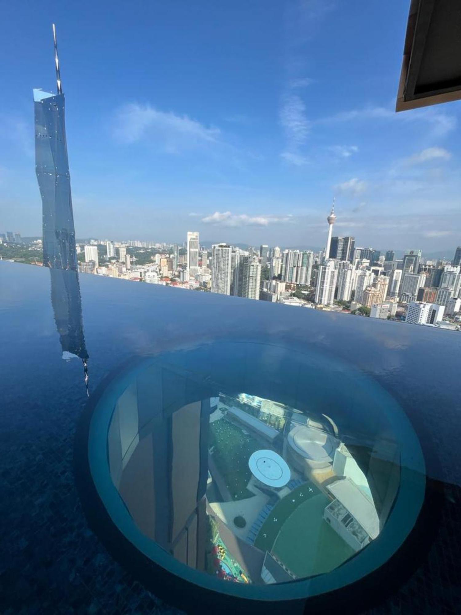 Lotus Infinity Pool At Lucentia Lägenhet Kuala Lumpur Exteriör bild
