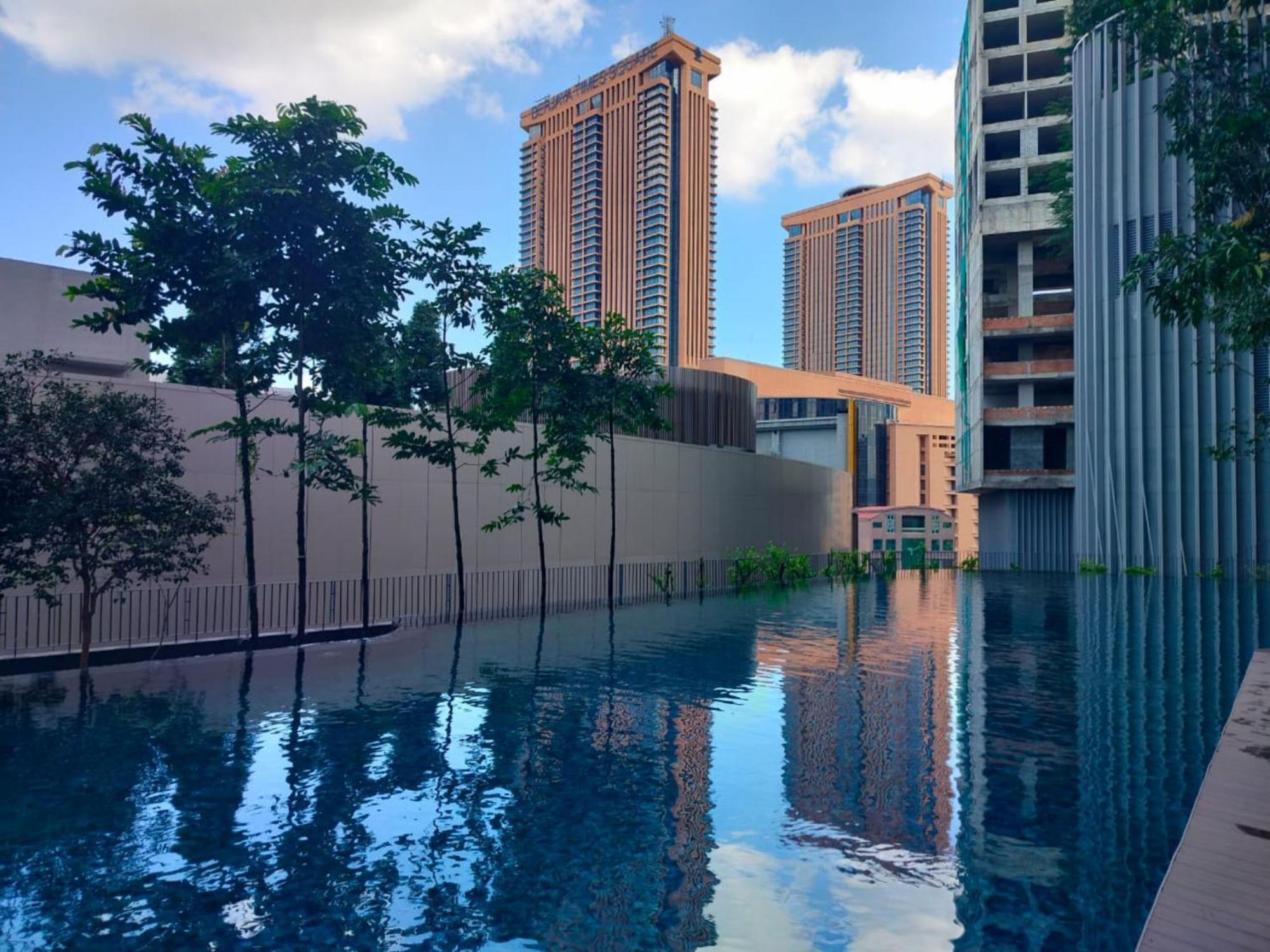 Lotus Infinity Pool At Lucentia Lägenhet Kuala Lumpur Exteriör bild